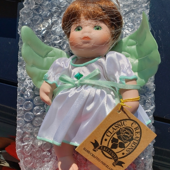 Doll - Picture 4 of 6